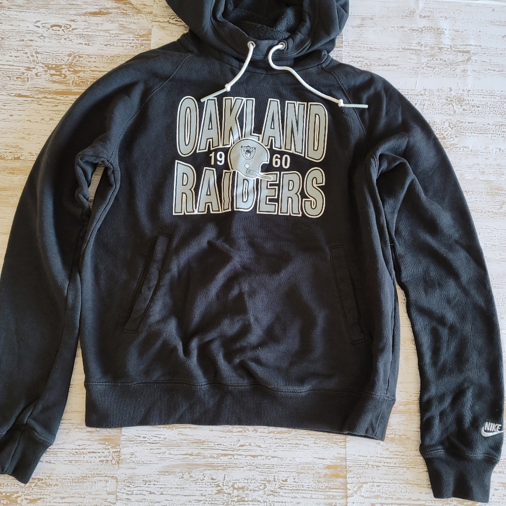 Nike Raiders sweater